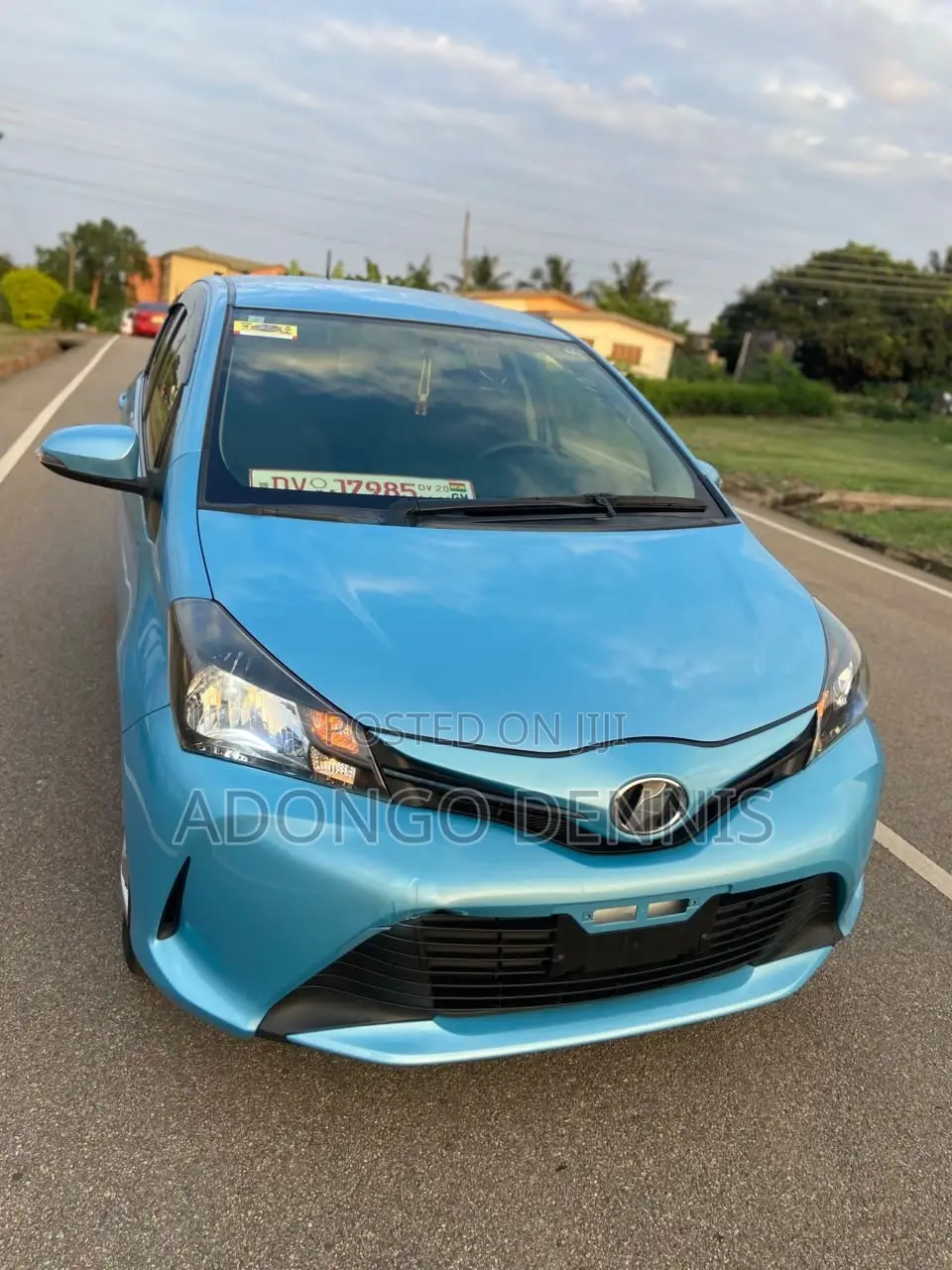 Toyota Vitz 1.0 FWD 5dr 2015 Blue