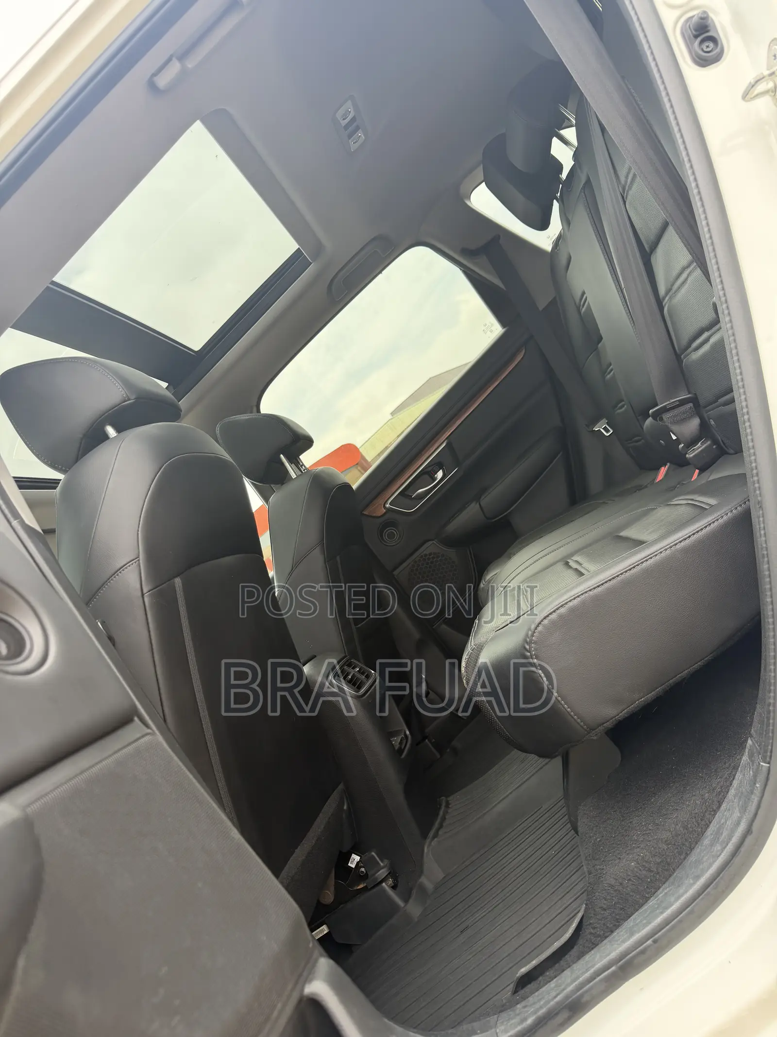 Honda CR-V Touring 4dr SUV AWD (1.5L 4cyl CVT) 2017 White