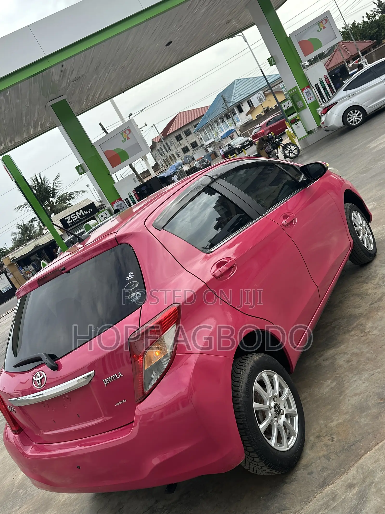 Toyota Vitz 1.3 AWD 5dr 2013