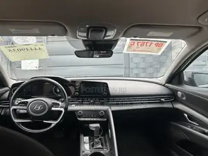 Hyundai Elantra SE 2021 Gray
