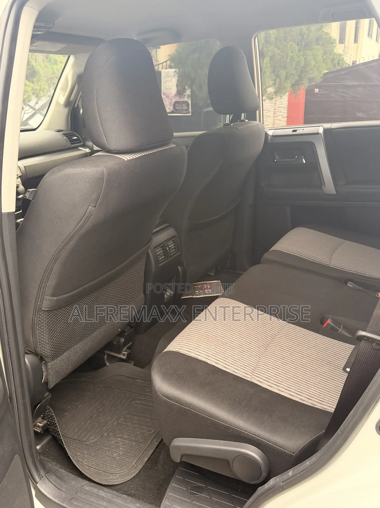 Toyota 4-Runner SR5 2021 White