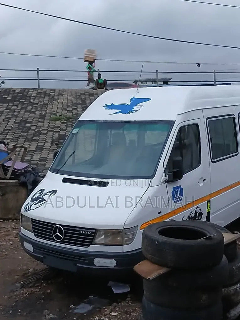 Mercedes-Benz Sprinter 1998 White