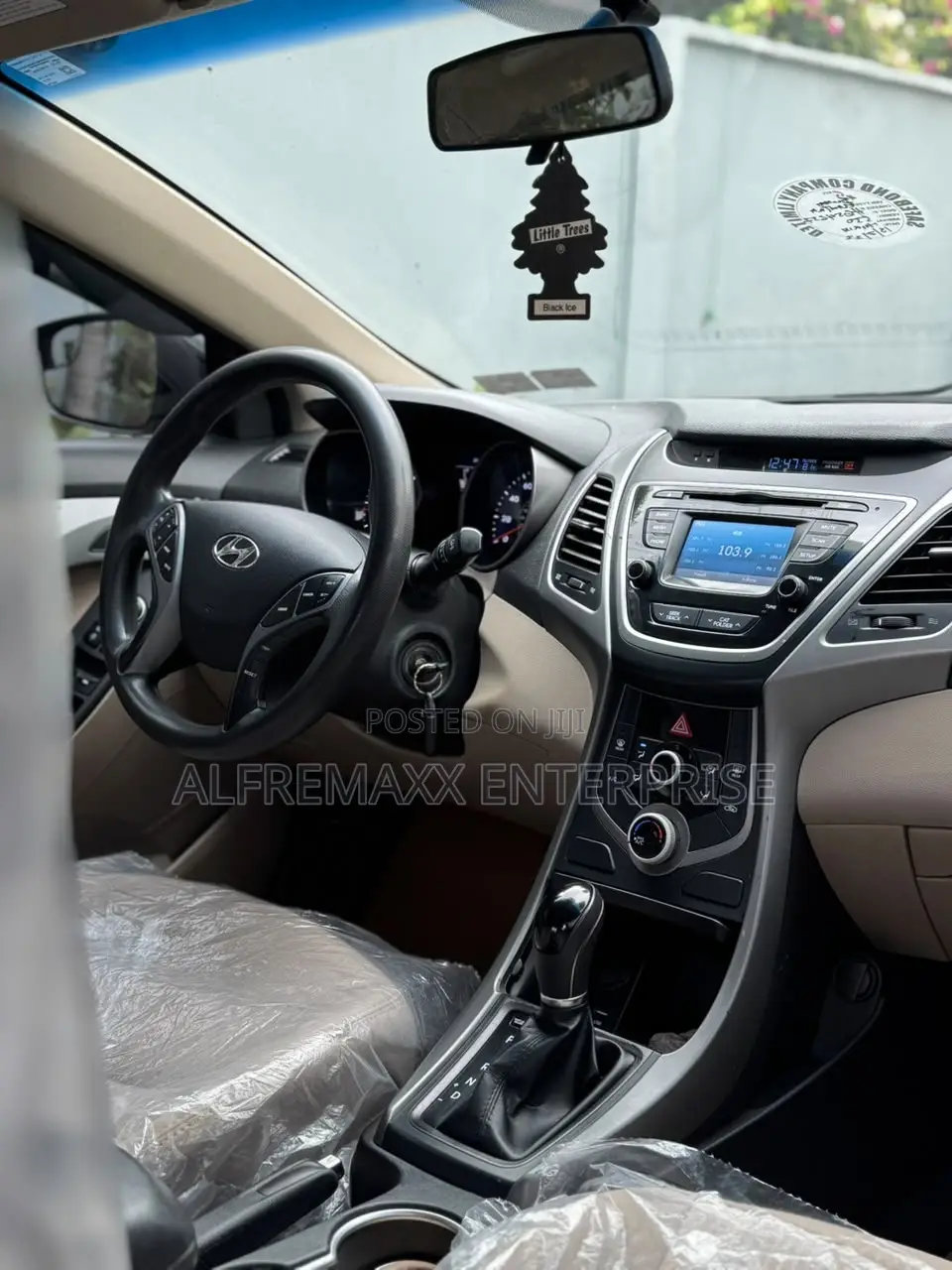 Hyundai Elantra SE Sedan FWD (1.8L 4cyl 6A) 2016 Black