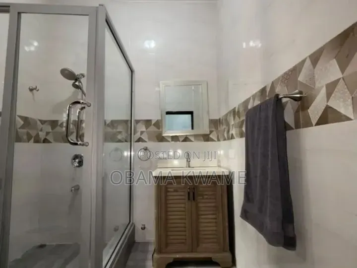 Furnished 2bdrm Apartment in Laryes Homes, School Junction for rent