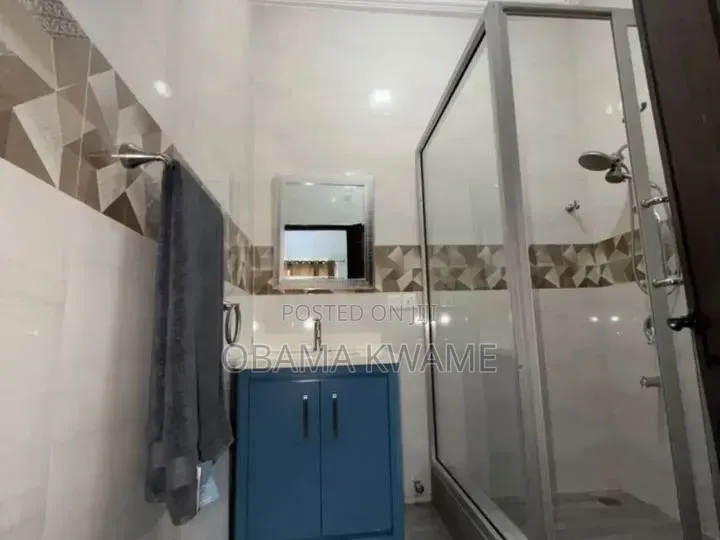 Furnished 2bdrm Apartment in Laryes Homes, School Junction for rent