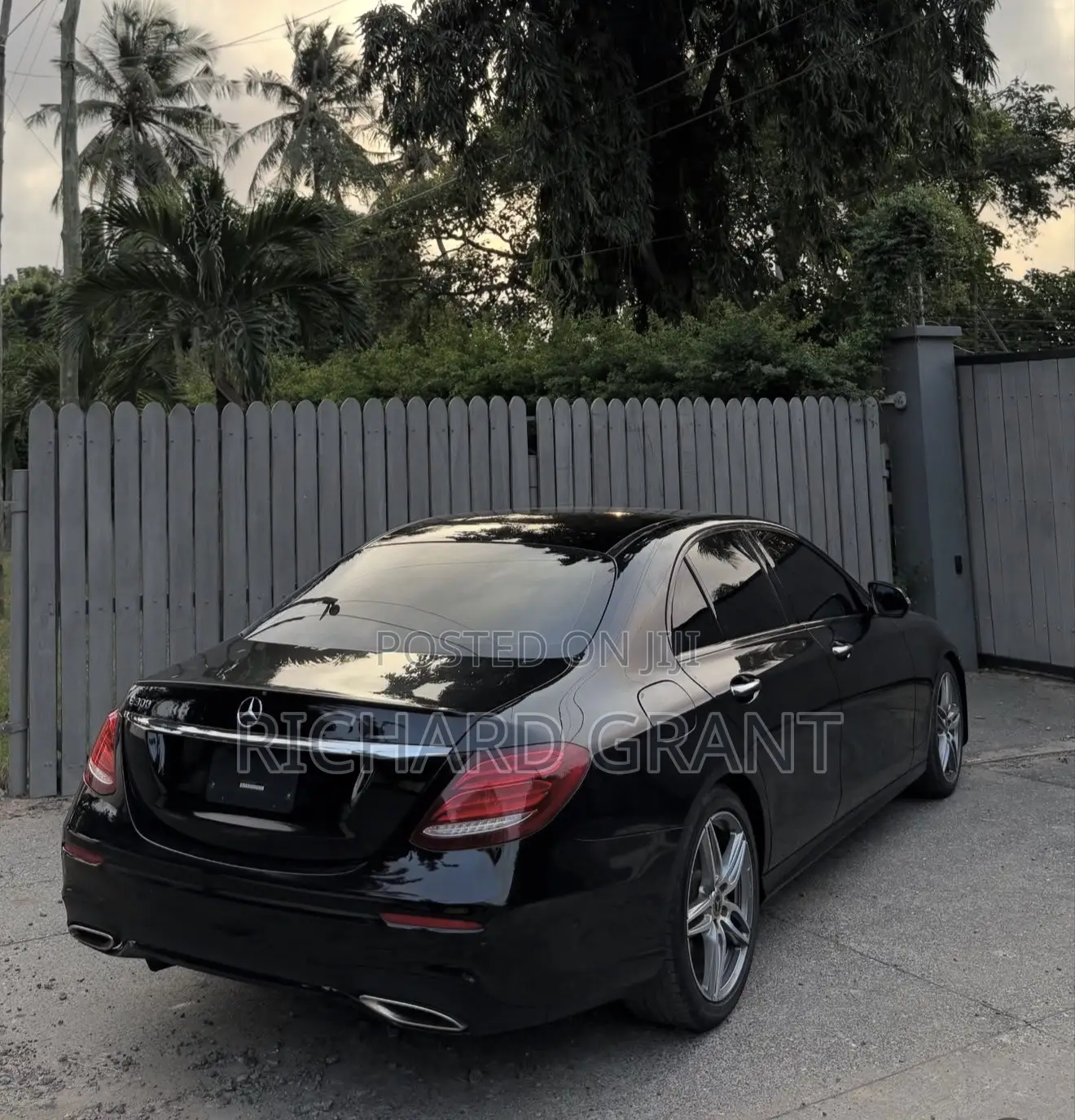 Mercedes-Benz E300 2019 Black