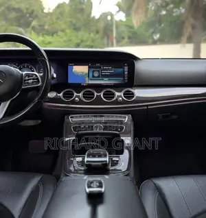 Mercedes-Benz E300 2019 Black