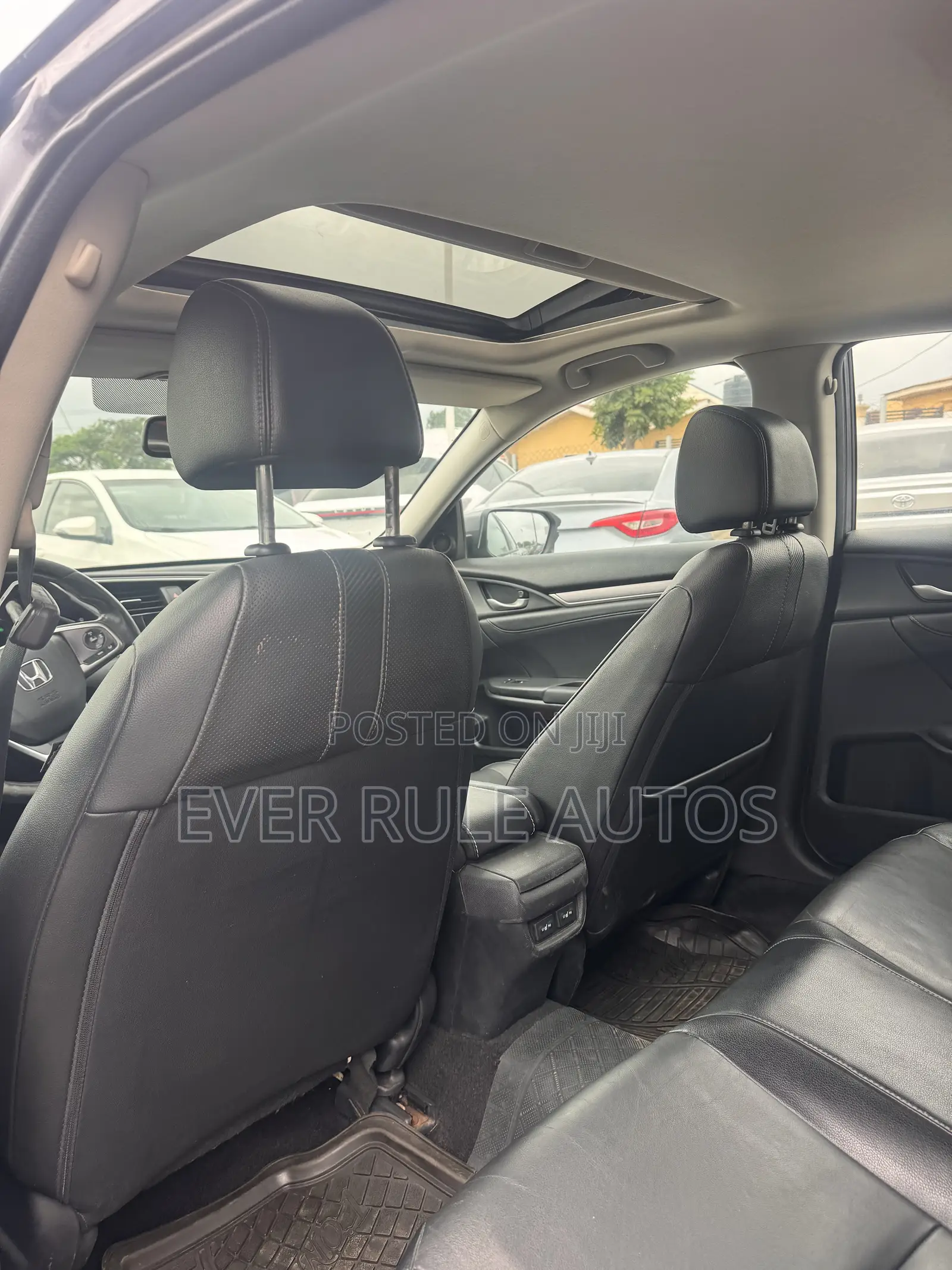 Honda Civic Touring 4dr Sedan (1.5L 4cyl) 2017 Gray