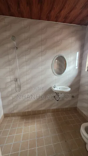 2bdrm Apartment in Klagon Police, Sakumono for rent
