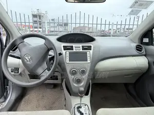 Toyota Belta 2012 Silver