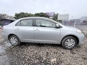 Toyota Belta 2012 Silver