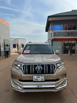 Toyota Land Cruiser Prado 2022 Gold