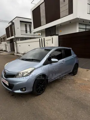 Toyota Vitz 1.3 AWD 3dr 2013 Blue