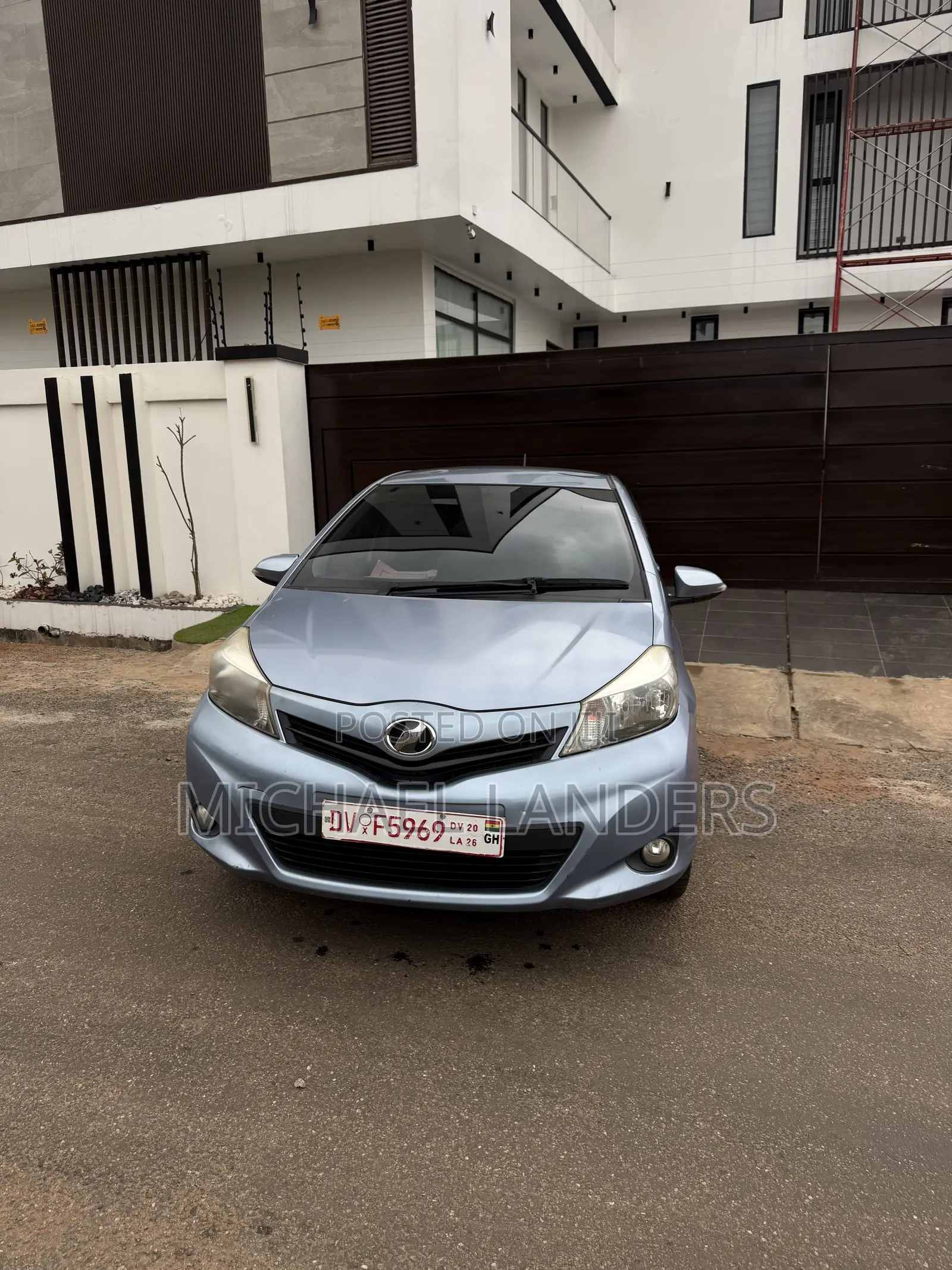 Toyota Vitz 1.3 AWD 3dr 2013 Blue