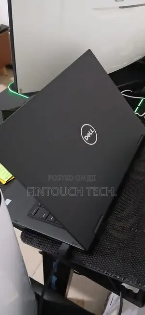 Laptop Dell Latitude 3390 2-in-1 16GB Intel Core i5 SSD 256GB