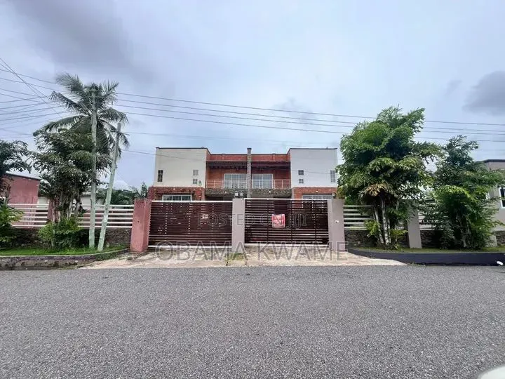 4bdrm House in Laryea Homes, A&C Mall Area for rent