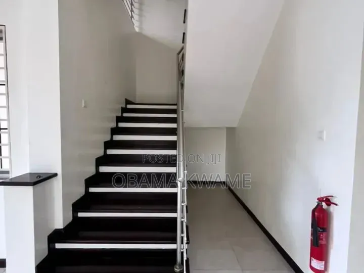 4bdrm House in Laryea Homes, A&C Mall Area for rent