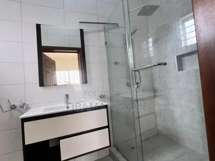 4bdrm House in Laryea Homes, A&C Mall Area for rent