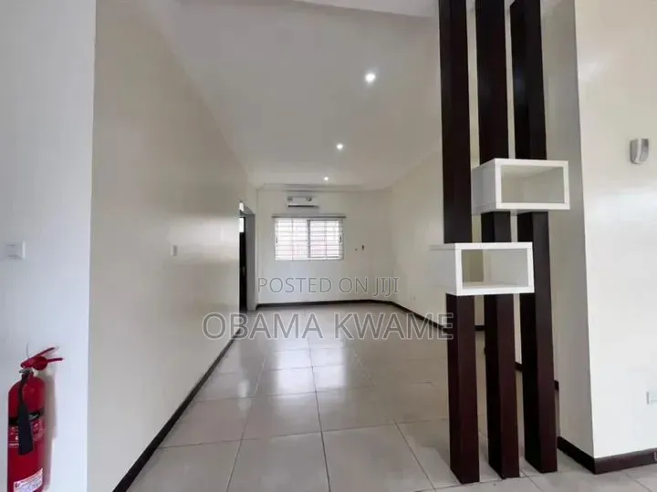 4bdrm House in Laryea Homes, A&C Mall Area for rent