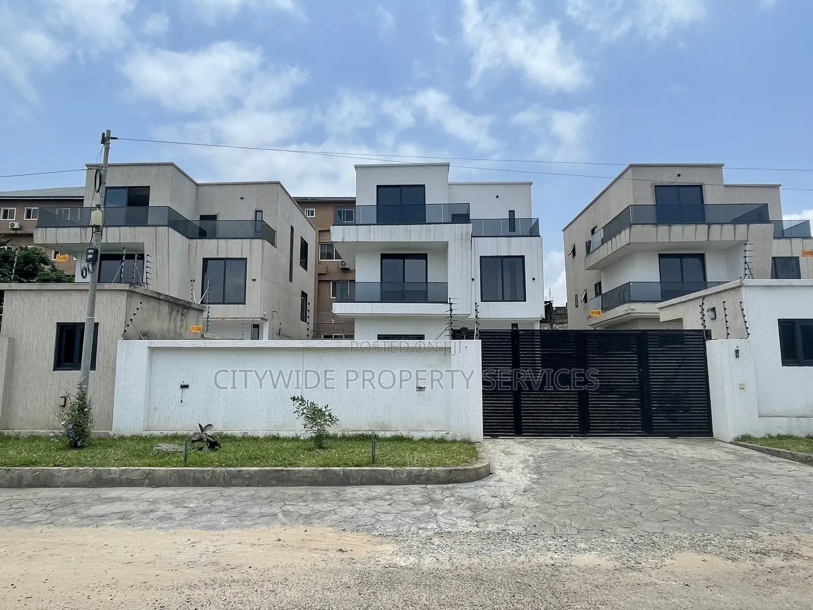 4bdrm House in Abelemkpe, Methodist Church Area for sale