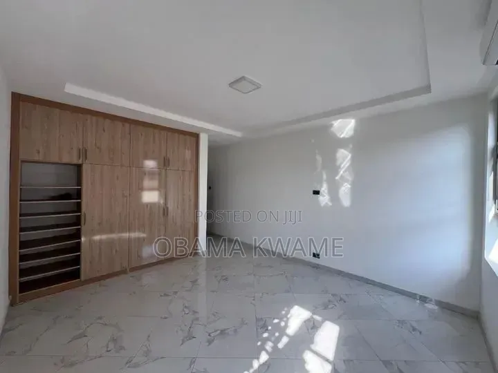 4bdrm House in Laryea Homes, A&C Mall Area for rent