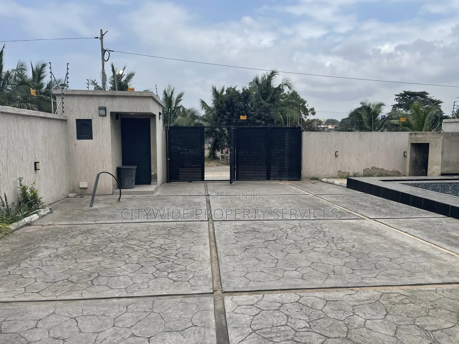 4bdrm House in Abelemkpe, Methodist Church Area for sale