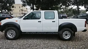 Nissan Hardbody 2020 White