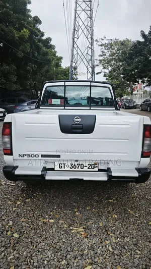 Nissan Hardbody 2020 White