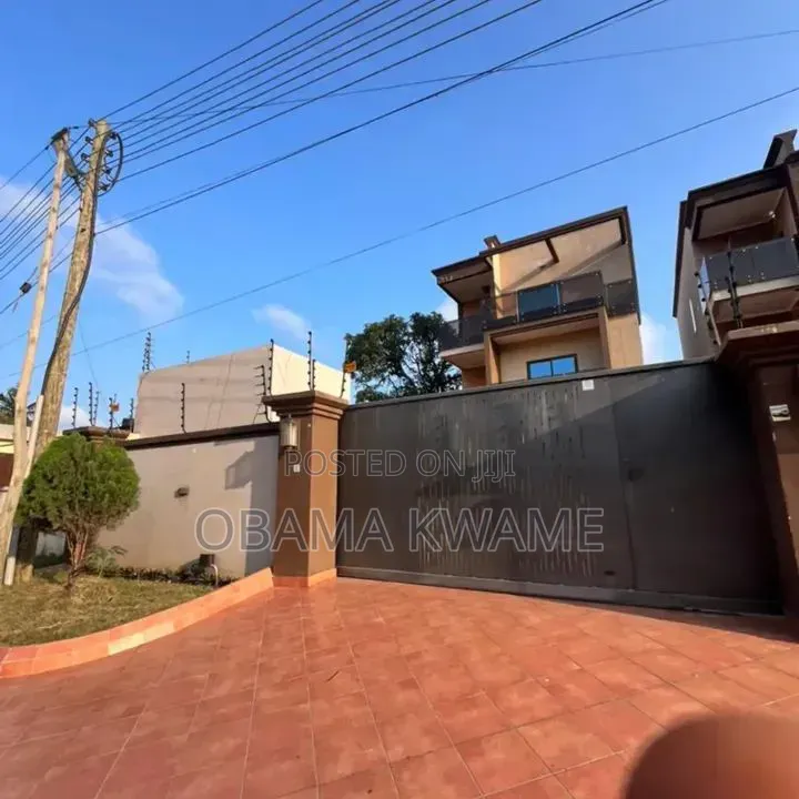 4bdrm House in Laryea Homes, Boundary Road Area for rent