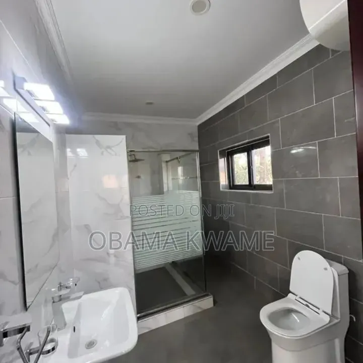 4bdrm House in Laryea Homes, Boundary Road Area for rent