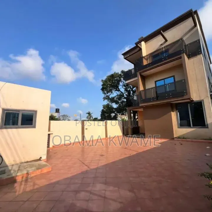 4bdrm House in Laryea Homes, Boundary Road Area for rent