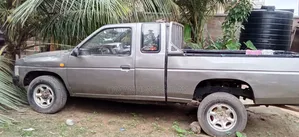 Nissan Hardbody 2012