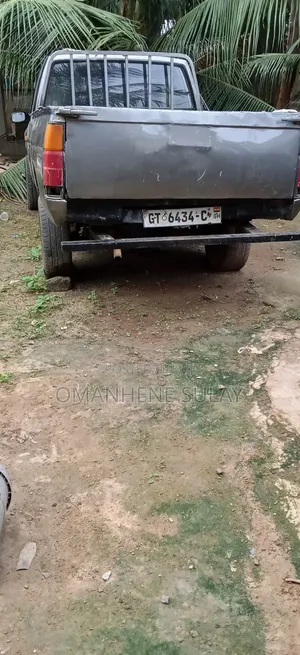 Nissan Hardbody 2012