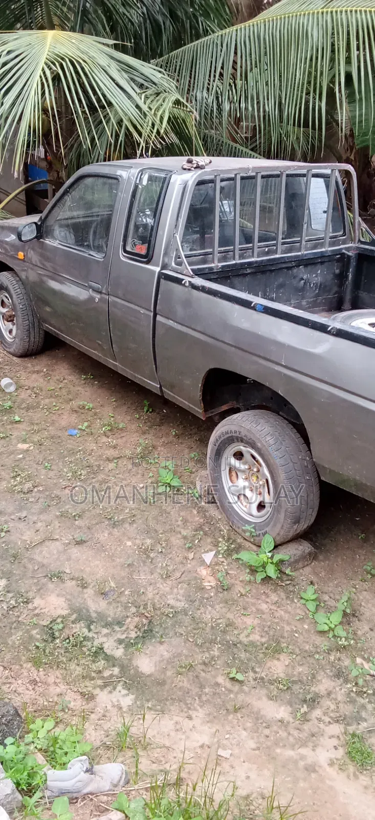 Nissan Hardbody 2012