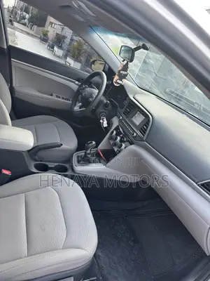 Hyundai Elantra SE 2019 Silver