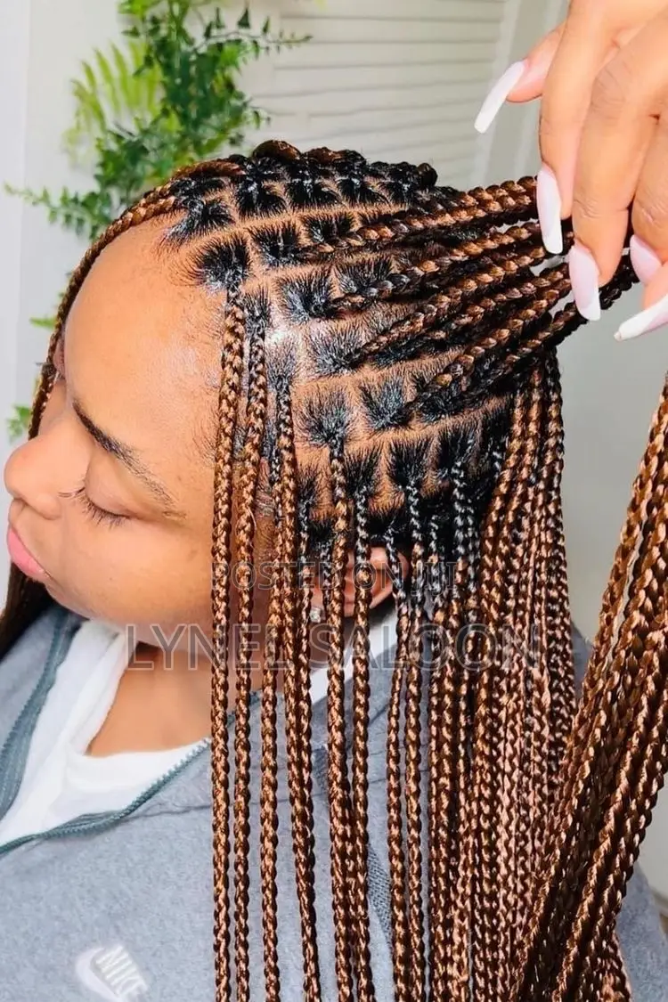 Beautician/Braider Needed in Madina