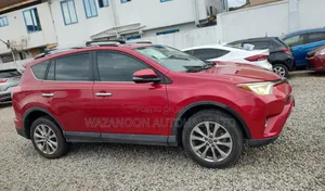 Toyota RAV4 XLE AWD (2.5L 4cyl 6A) 2017 Red