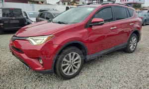 Toyota RAV4 XLE AWD (2.5L 4cyl 6A) 2017 Red