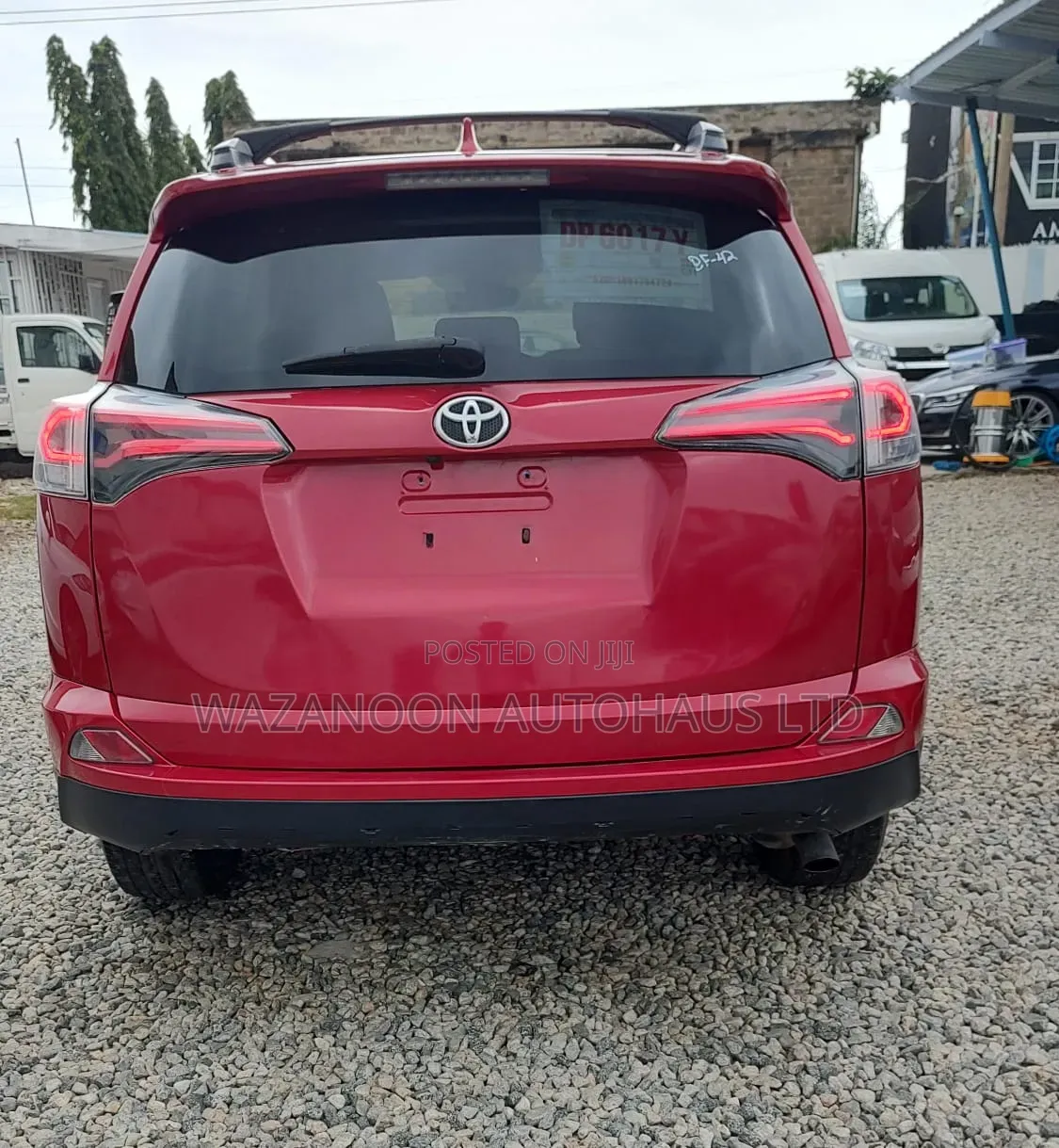 Toyota RAV4 XLE AWD (2.5L 4cyl 6A) 2017 Red