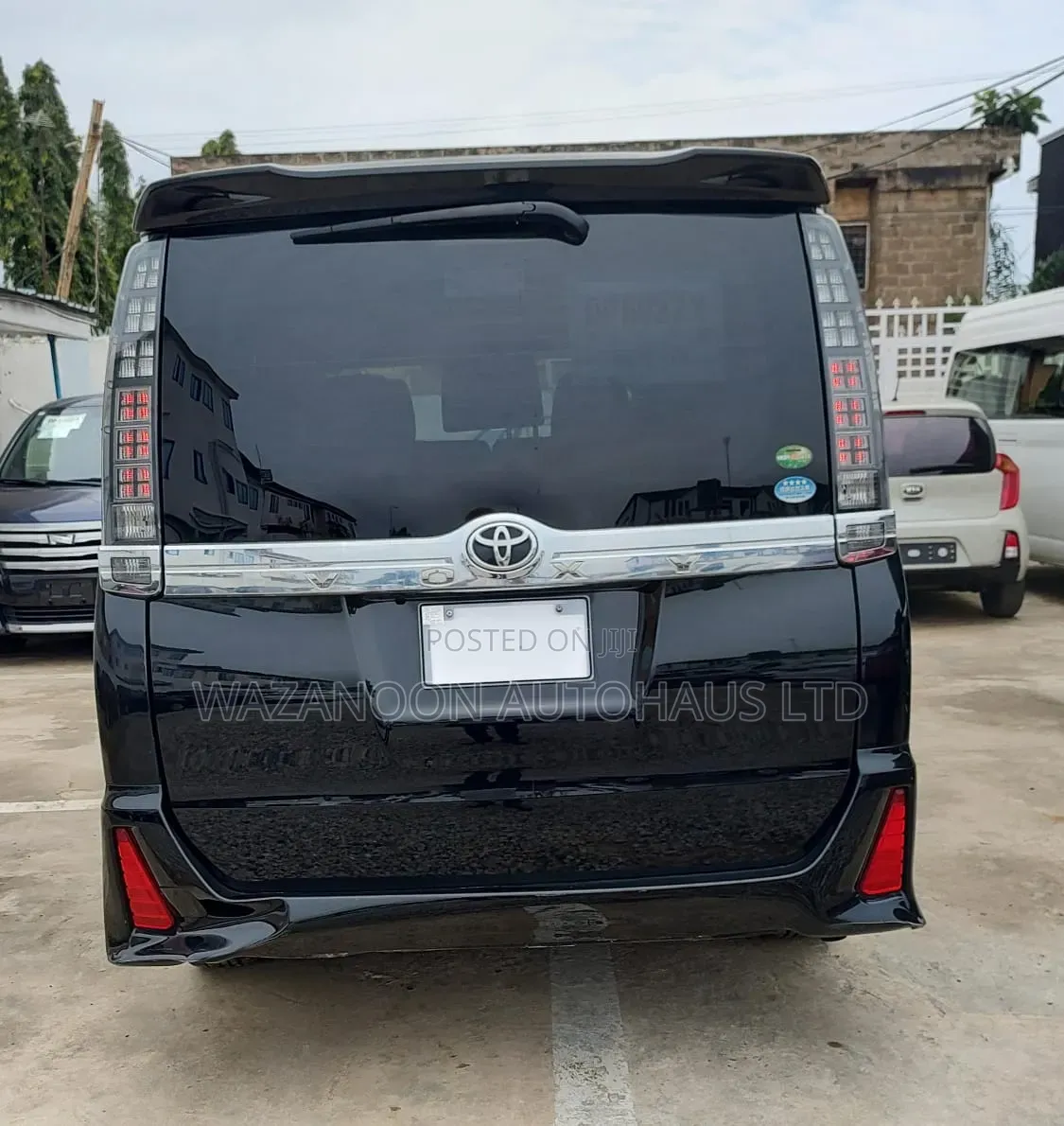 Toyota Voxy V 2WD 7-Seater 2016 Black