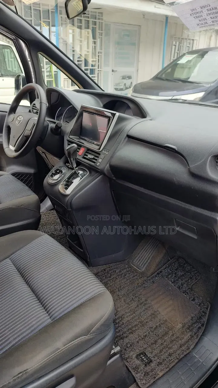 Toyota Voxy V 2WD 7-Seater 2016 Black