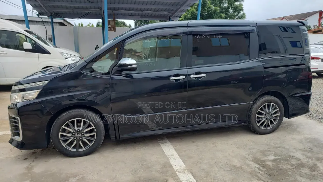Toyota Voxy V 2WD 7-Seater 2016 Black