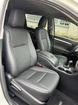 Toyota Highlander LE 4x2 (2.7L 4cyl 6A) 2018 White