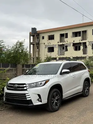 Toyota Highlander LE 4x2 (2.7L 4cyl 6A) 2018 White