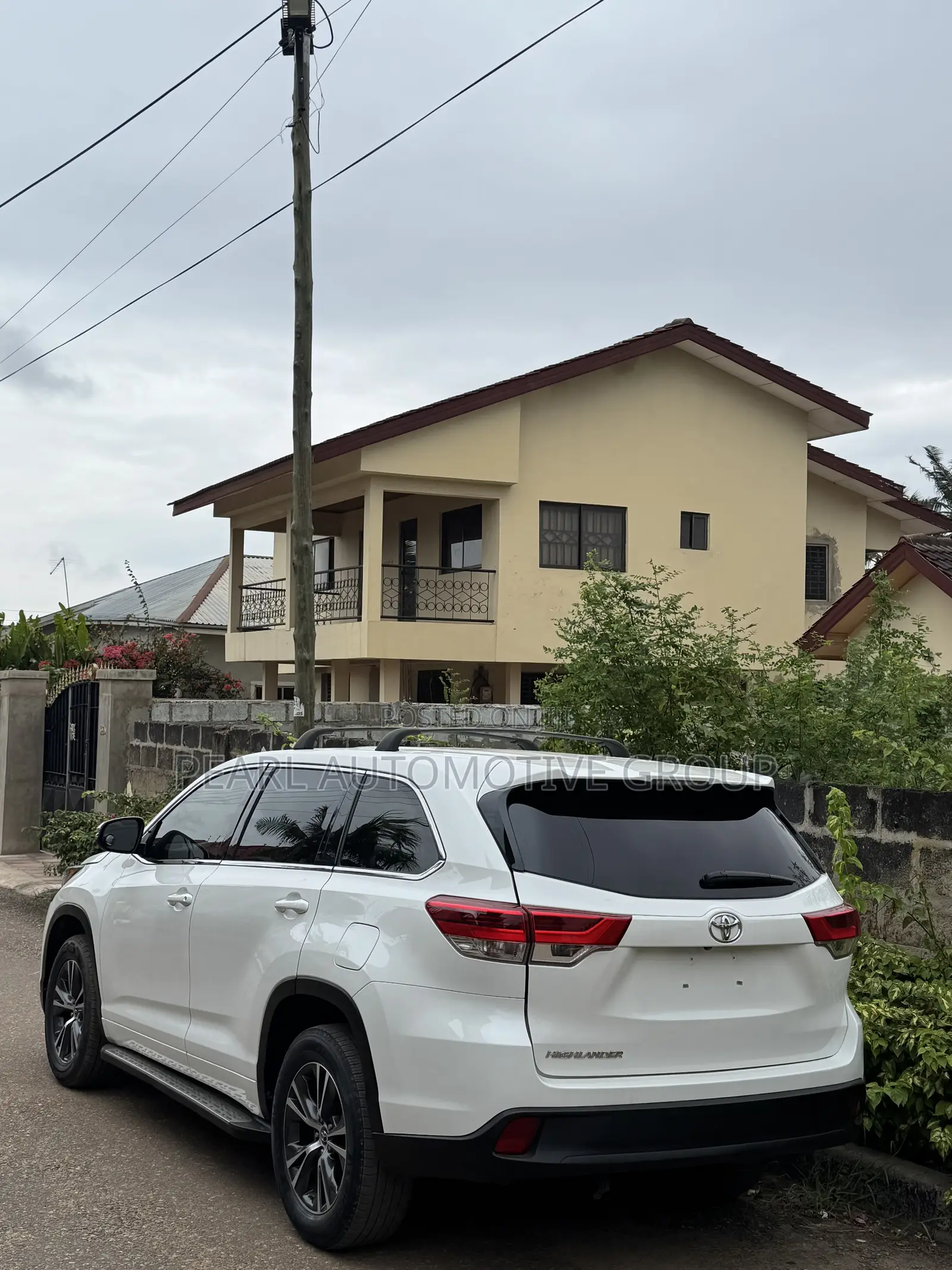 Toyota Highlander LE 4x2 (2.7L 4cyl 6A) 2018 White