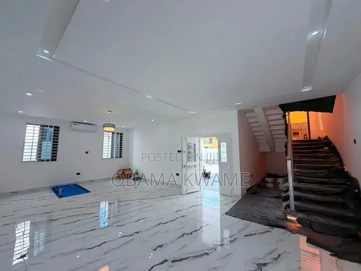 5bdrm House in Laryea Homes, School Junction for sale