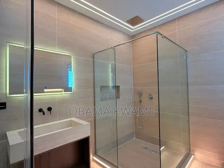 5bdrm House in Laryea Homes, School Junction for sale