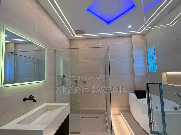 5bdrm House in Laryea Homes, School Junction for sale