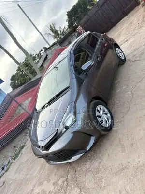 Toyota Vitz 1.3 FWD 5dr 2015 Gray