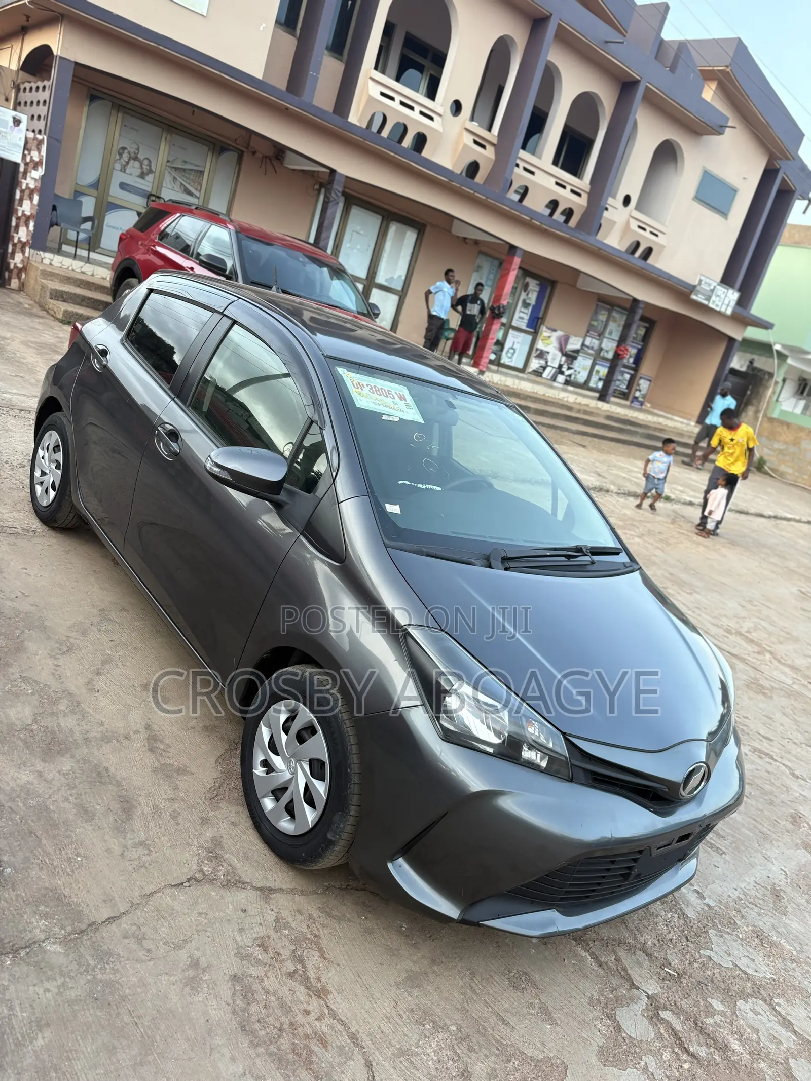 Toyota Vitz 1.3 FWD 5dr 2015 Gray